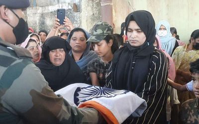 Last rites of soldier Althaf performed with State honours in Virajpet
