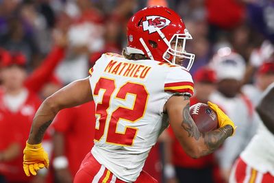Chiefs S Tyrann Mathieu ranks 17th in PFF’s pending free agent rankings