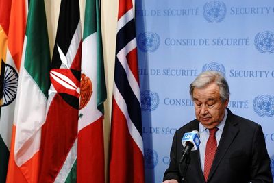 U.N. chief speaks with Ukraine president, says U.N. to boost aid
