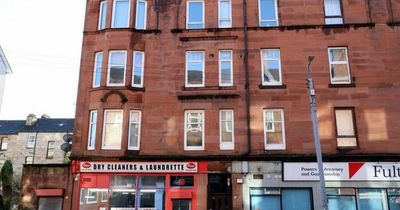 Adorable starter flat with the 'nicest neighbours in Glasgow' up for sale