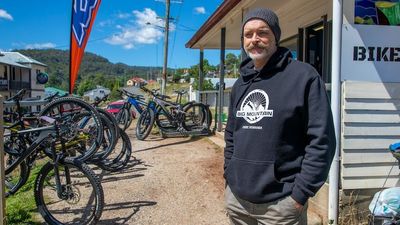 Logging in mountain biking town Derby 'not consistent with the Tasmanian brand', locals say