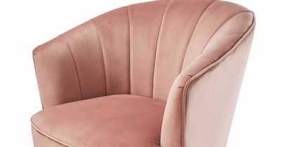 Aldi shoppers praise ‘beautiful’ pink shell chair that ‘feels super expensive’