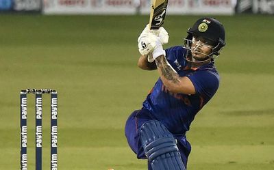 Ishan Kishan taken to hospital after blow to the head in second T20I against SL