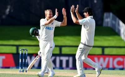 NZ vs SA 2nd Test | New Zealand strike back as South Africa stumble to 140-5