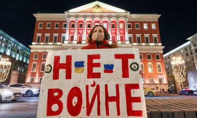 The first TikTok war: how are influencers in Russia and Ukraine responding?
