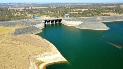 Wivenhoe Dam capacity above 180pc and holding after staged releases