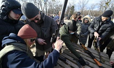 Liz Truss criticised for backing Britons who wish to fight in Ukraine