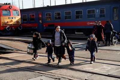 Ukrainian refugee outflow hits 368,000, still rising - U.N