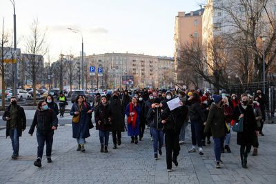 Police detain more than 900 people at anti-war protests across Russia - monitoring group