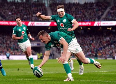 Debutant Michael Lowry celebrates brace as Ireland thrash 13-man Italy to grab Six Nations bonus point