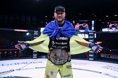 Bellator champion Yaroslav Amosov says he’ll stay in Ukraine, defend home country from Russian attack