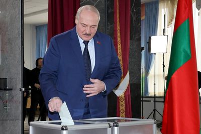 Belarus could send troops into Ukraine to support Russian invasion on Monday, US official says