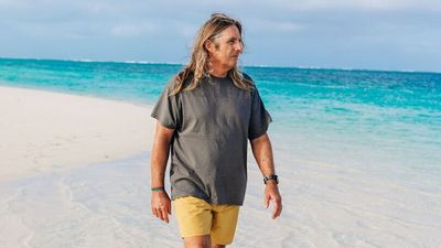Tim Winton uses Perth Festival address to denounce fossil fuel reliance, arts sponsorship