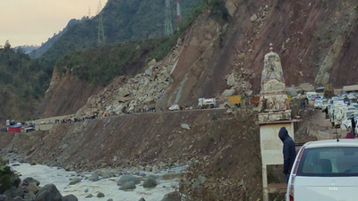 Jammu-Srinagar national highway closed for traffic after landslide