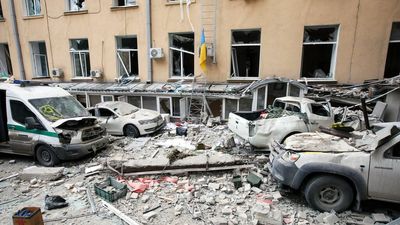 Russian forces land in Kharkiv as bombardment of Ukraine cities intensifies