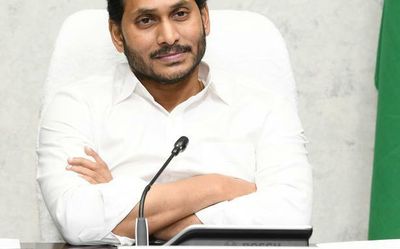 Andhra CM Jagan Mohan Reddy remits ₹526.62 crore into bank accounts of beneficiaries of Jagananna Thodu