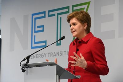 Sturgeon calls for ban of Russian oil tanker due to dock in Orkney