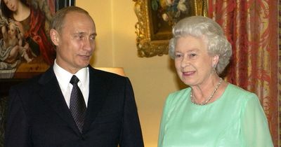The Queen's quick-witted put down when Putin kept her waiting for 14 minutes
