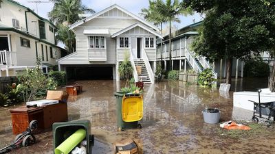 Queensland Premier defends BOM weather warnings ahead of south-east flood disaster that killed eight, inundated thousands of homes