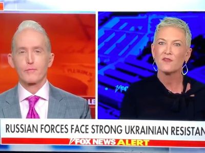 Fox News foreign correspondent fact checks ‘distortions’ from ex-Trump adviser she accuses of sounding like ‘an apologist for Putin’