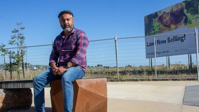 Tarneit, Truganina commuters call on Victorian government to 'urgently' invest in train stations