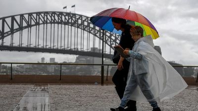 Sydney news: Sydney set for floods and high winds as weather system moves south