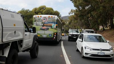 University of Tasmania plan for Sandy Bay campus 3,000 car spaces short, Hobart Council documents show