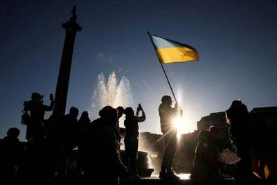 Russians join thousands in Trafalgar Square protesting against Ukraine war