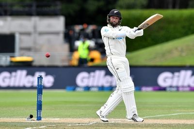 Conway falls for 92 as South Africa scent victory in New Zealand