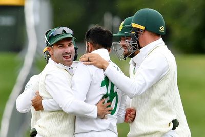 South Africa outsmart New Zealand to win by 198 runs, draw series