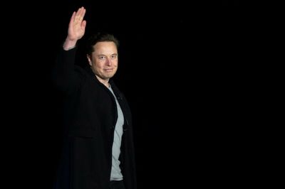 Elon Musk sends internet gear to Ukraine