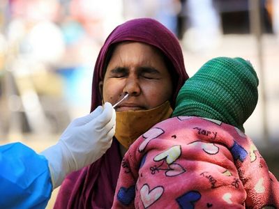 India reports 6915 new COVID-19 cases