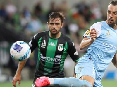 Travel-weary Glory aim to take down City