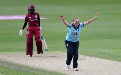 Anya Shrubsole claims England a match for anyone ahead of World Cup defence