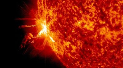 ‘Finger-Like Solar Flares’ Explained in New Study