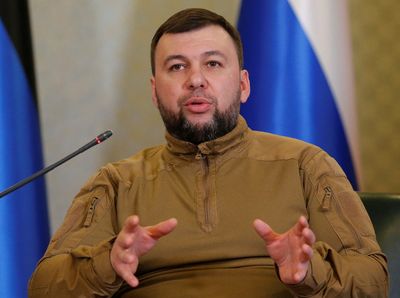Separatist leader says his forces aim to encircle Ukraine's Mariupol