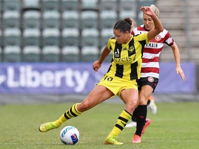 Phoenix edge Wanderers in ALW thriller