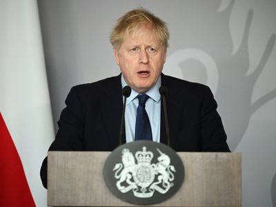 Boris Johnson bows to pressure and expands visa scheme for Ukrainian refugees