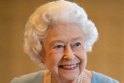 Queen back to work after Covid scare