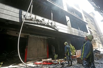 Eleven killed as fire rips through Syria shopping mall