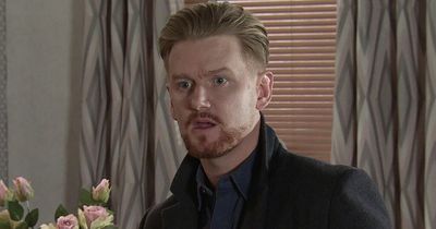 Coronation Street's Gary panics as Laura hires private investigator to find missing Rick