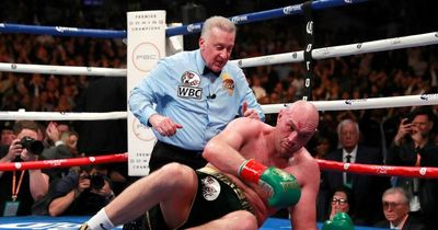 UFC star Israel Adesanya praises Tyson Fury after heavyweight's "resurrection"