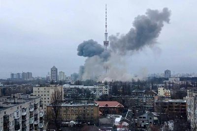 Ukraine says civilians killed in fresh Russian shelling