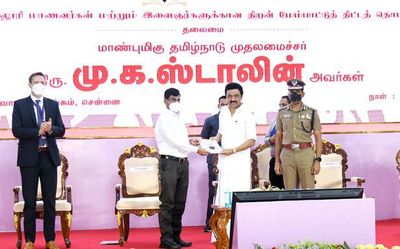 Stalin stresses need to improve skills of students, youths