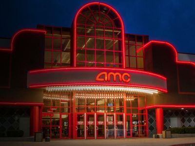 AMC Entertainment Q4 Earnings Highlights: Highest Quarterly Revenue In 2 Years, Strong 'Batman' Bookings And More