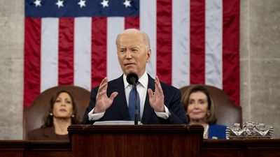 Biden announces U.S. ban on Russian flights from American airspace