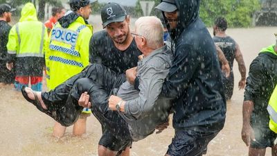 Fijian abattoir workers, Melbourne's Sikh community assist in NSW flood zone