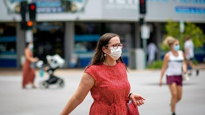 Northern Territory COVID-19 mask mandate to lift on Monday, Territory records two deaths