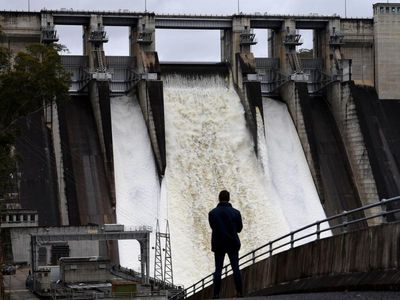 Division over dam wall disaster defence