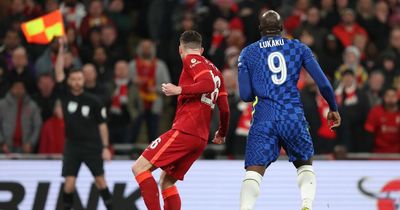 Former referee makes offside claim after what happened during Chelsea v Liverpool in Carabao Cup